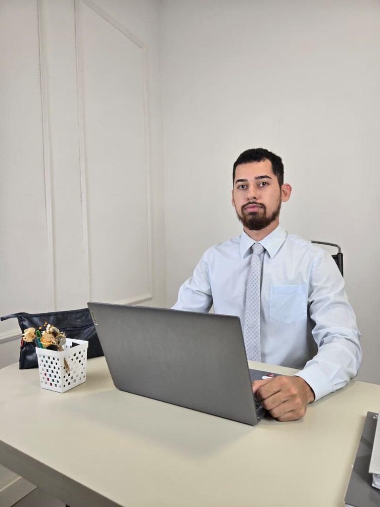 Nicolas Martins Alves - Sócio